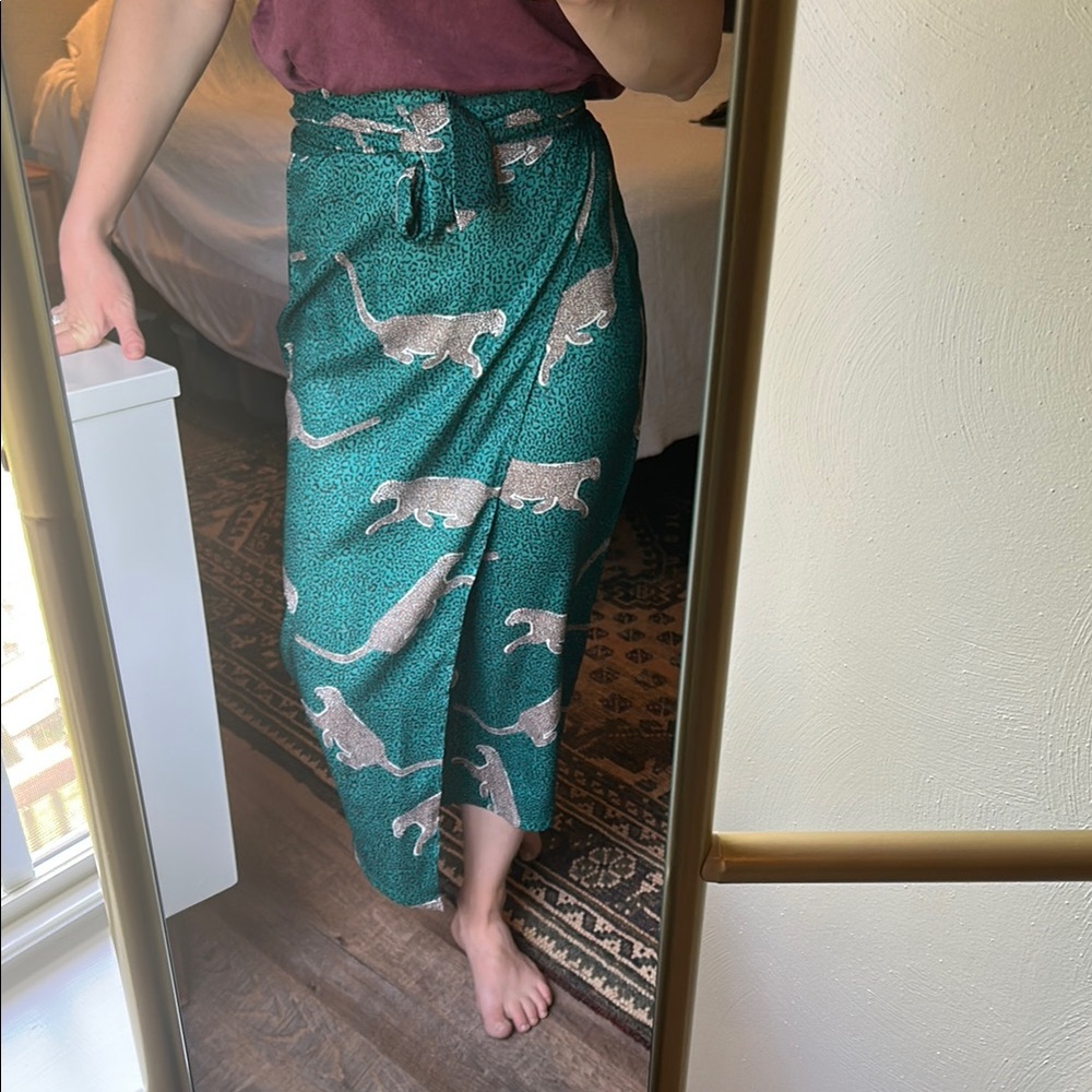 Never Fully Dressed Green Leopard Print Midi Wrap Skirt Sz 4